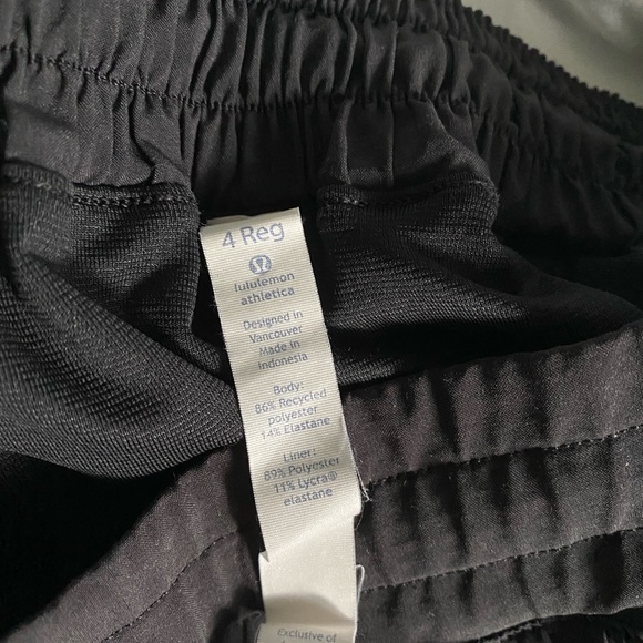 Lululemon hotty hot shorts - Picture 3 of 3